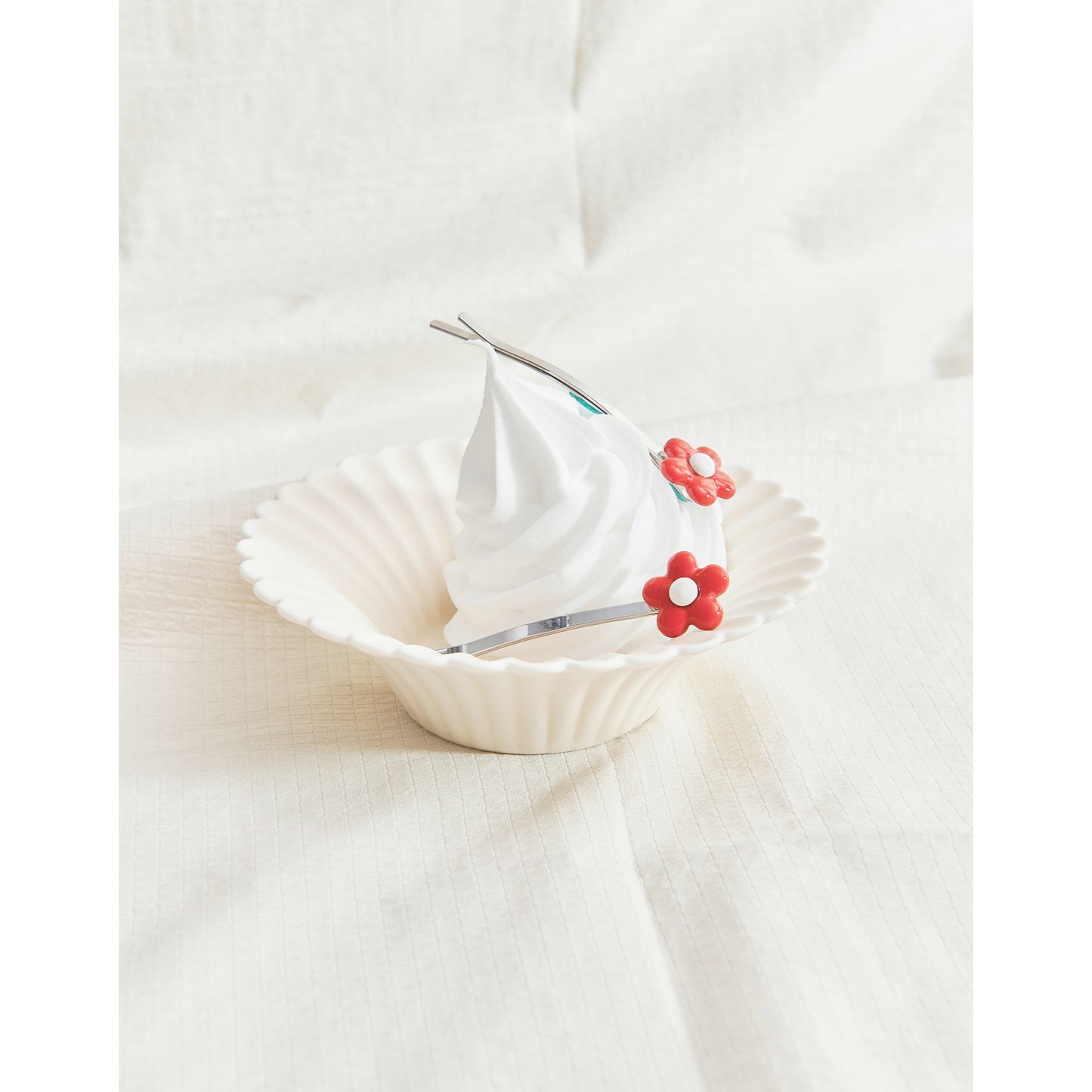 Likio x Xiaoxiao – Icing Blossom Enamel Hair Clip