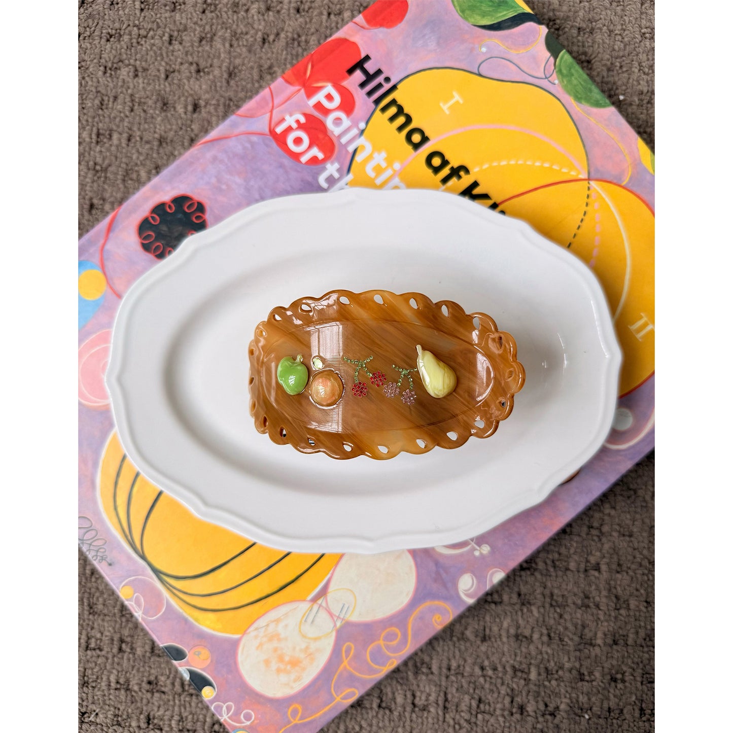 Likio Free Kitchen Collection Dinner Plate Shell Flat Hair Claw