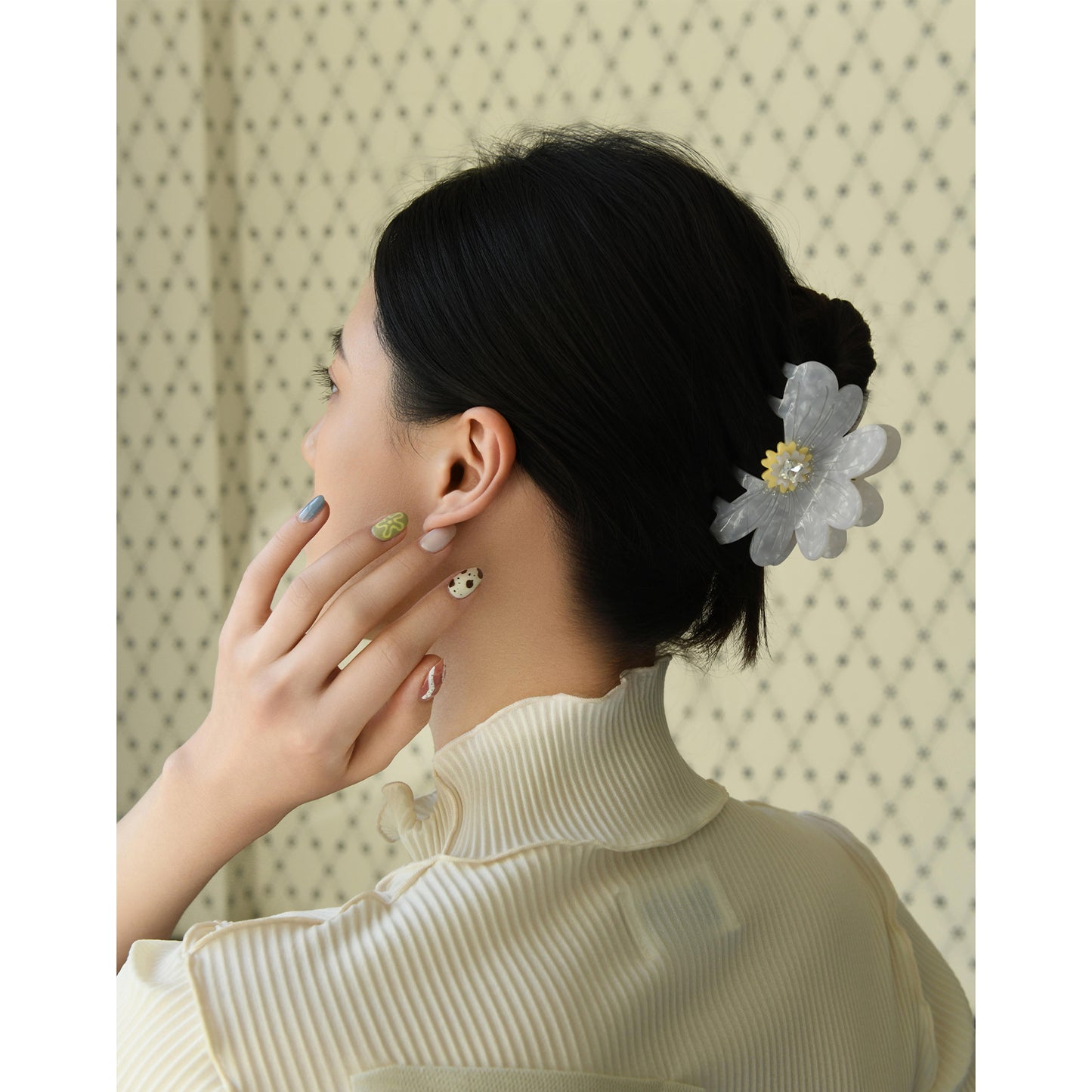 Diamond Daisy Hair Claw