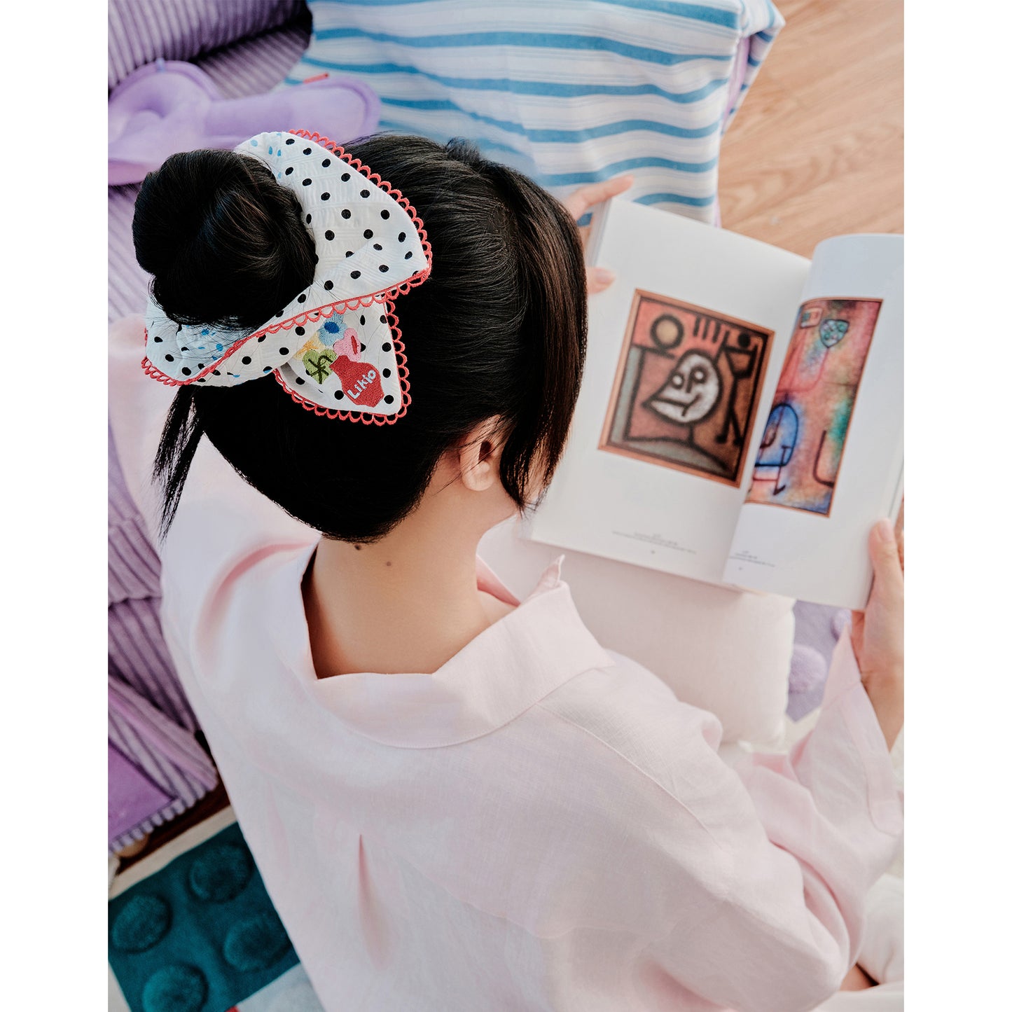 Likio × Sharkgirl Florist Collection - Embroidered Vase Offset Handkerchief Scrunchie