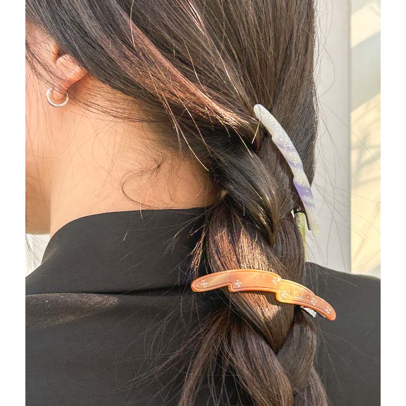 The shape of wind Hair Clip