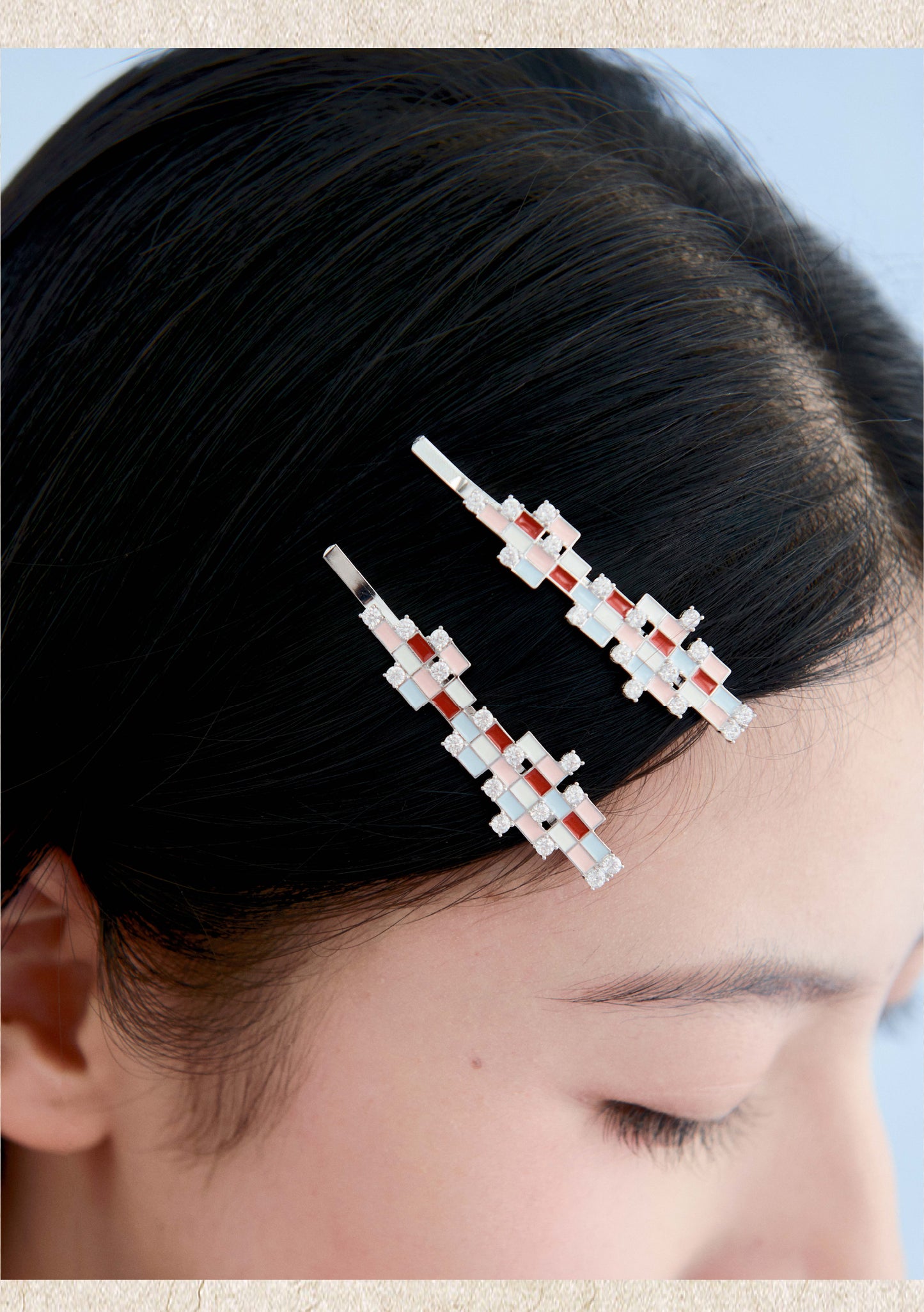 Likio x Xiaoxiao – Checkered Sugar Cube Enamel Hair Clip