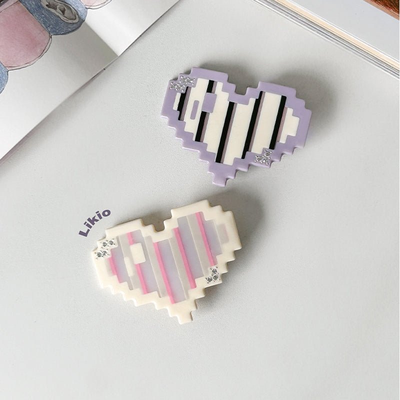 Pixelated heart side clip